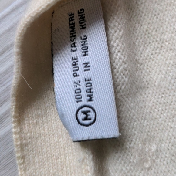 100% cashmere size M cream colored button up sweater pockets on front - Picture 2 of 13